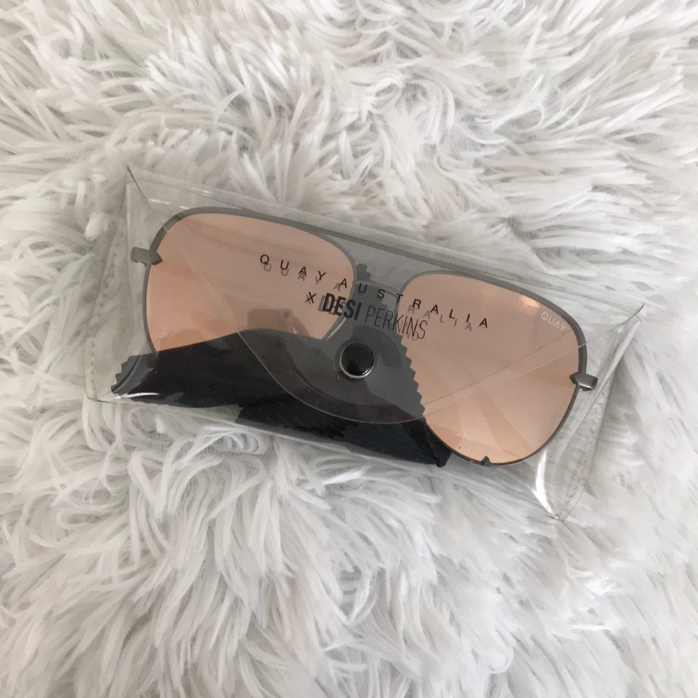 QUAY x Desi Perkins High Key Sunnies